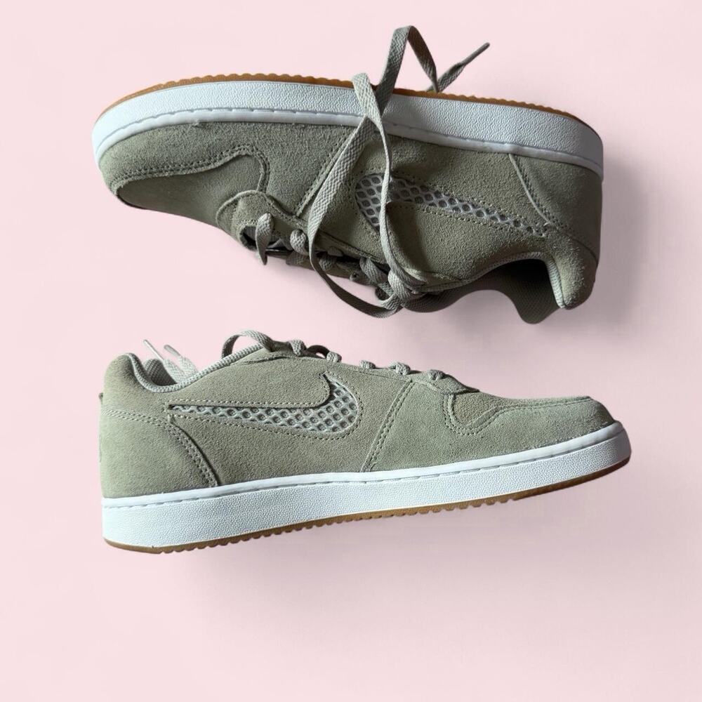 Nike Court Borough Low 2